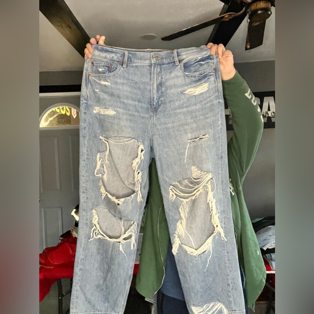 American Eagle Outfitters Light Blue Denim Jeans